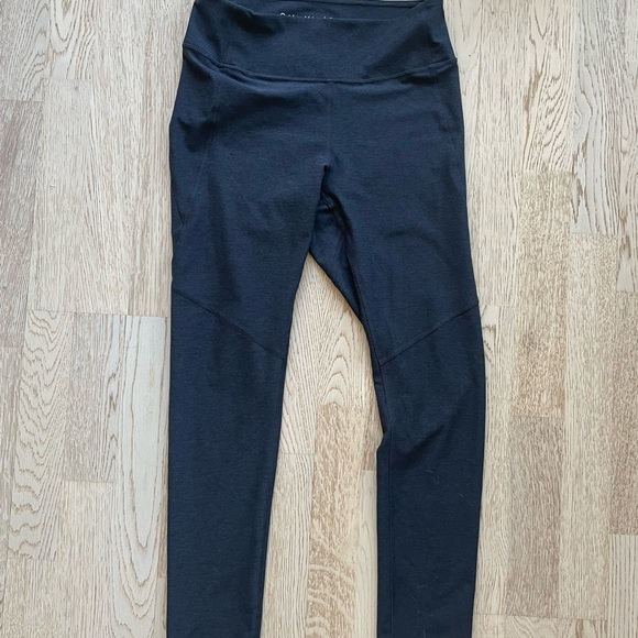 Outdoor Voices charcoal 7/8 warmup leggings - Picture 3 of 3